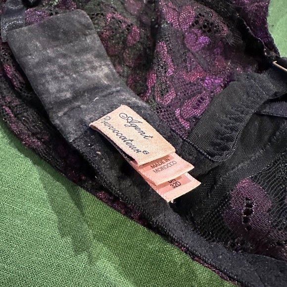 Agent Provocateur Sacha Bra 32D and Garter 2 - Picture 5 of 7